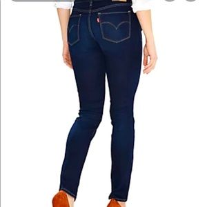 Levi’s 711 Skinny Jeans